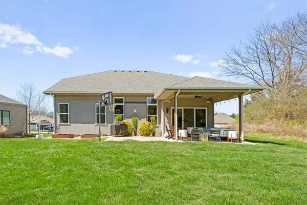 $749,000 | 6927 Glenn Lane, Parkville, MO 64152