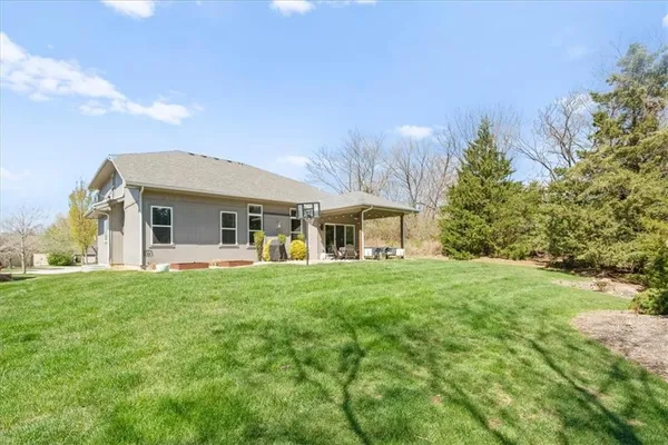 $749,000 | 6927 Glenn Lane, Parkville, MO 64152