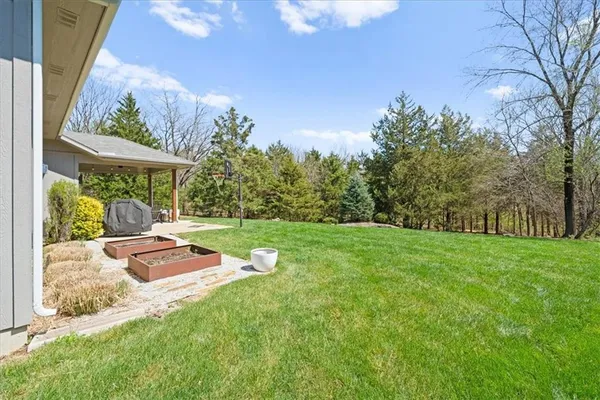 $749,000 | 6927 Glenn Lane, Parkville, MO 64152
