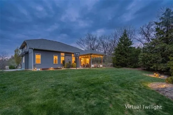 $749,000 | 6927 Glenn Lane, Parkville, MO 64152