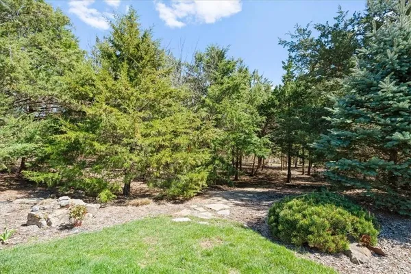 $749,000 | 6927 Glenn Lane, Parkville, MO 64152