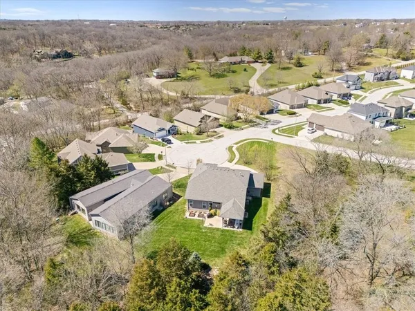 $749,000 | 6927 Glenn Lane, Parkville, MO 64152