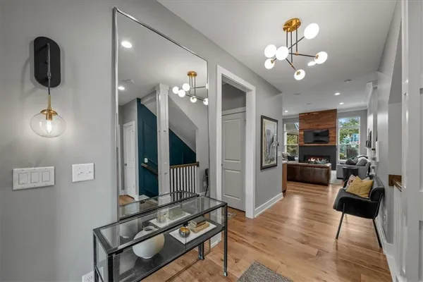 $749,000 | 6927 Glenn Lane, Parkville, MO 64152