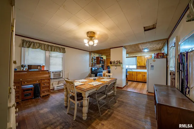 $69,900 | 128 West Spruce Street, Canton, IL 61520