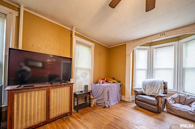 $69,900 | 128 West Spruce Street, Canton, IL 61520