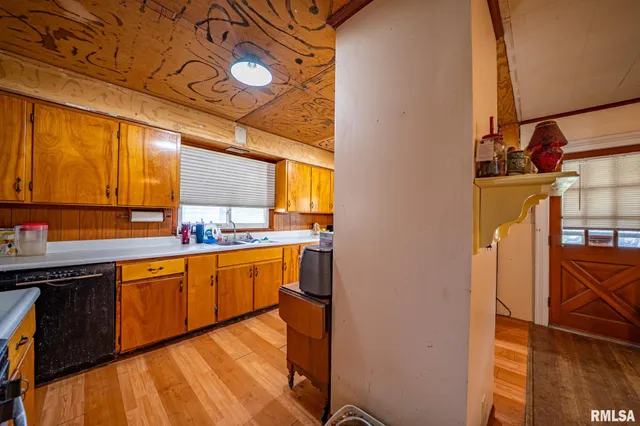 $69,900 | 128 West Spruce Street, Canton, IL 61520