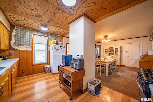 $69,900 | 128 West Spruce Street, Canton, IL 61520