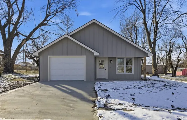 $269,500 | 105 West Arctic Street, Kingsville, MO 64061