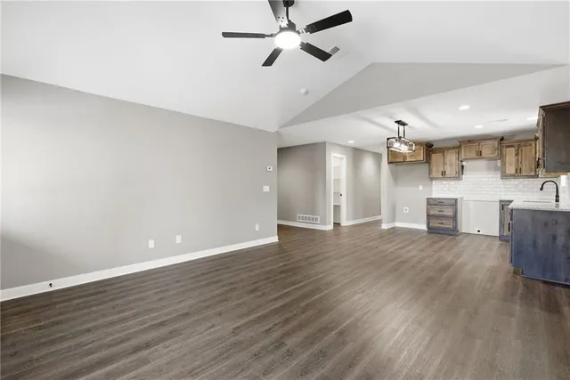 $269,500 | 105 West Arctic Street, Kingsville, MO 64061