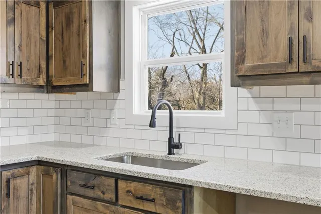 $269,500 | 105 West Arctic Street, Kingsville, MO 64061