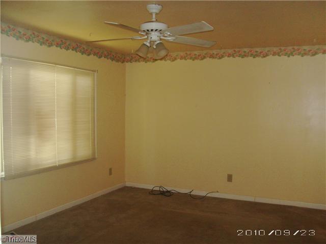 420 Habersham Road High Point, NC 27260 - Photo 3 of 4 Living Room.