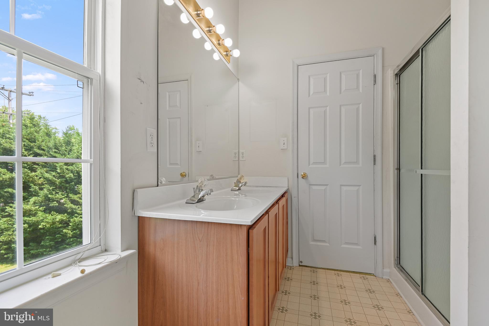 1318 Bay Ridge Avenue Annapolis, MD 21403 - Photo 23 of 41 Primary Bathroom with Separate Shower
