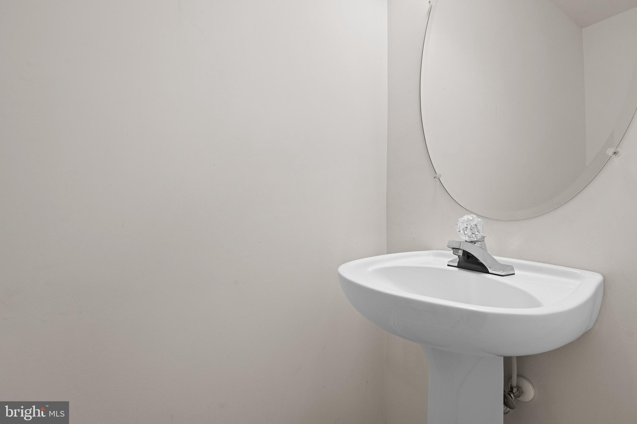 1318 Bay Ridge Avenue Annapolis, MD 21403 - Photo 7 of 41 Main Level Powder Room