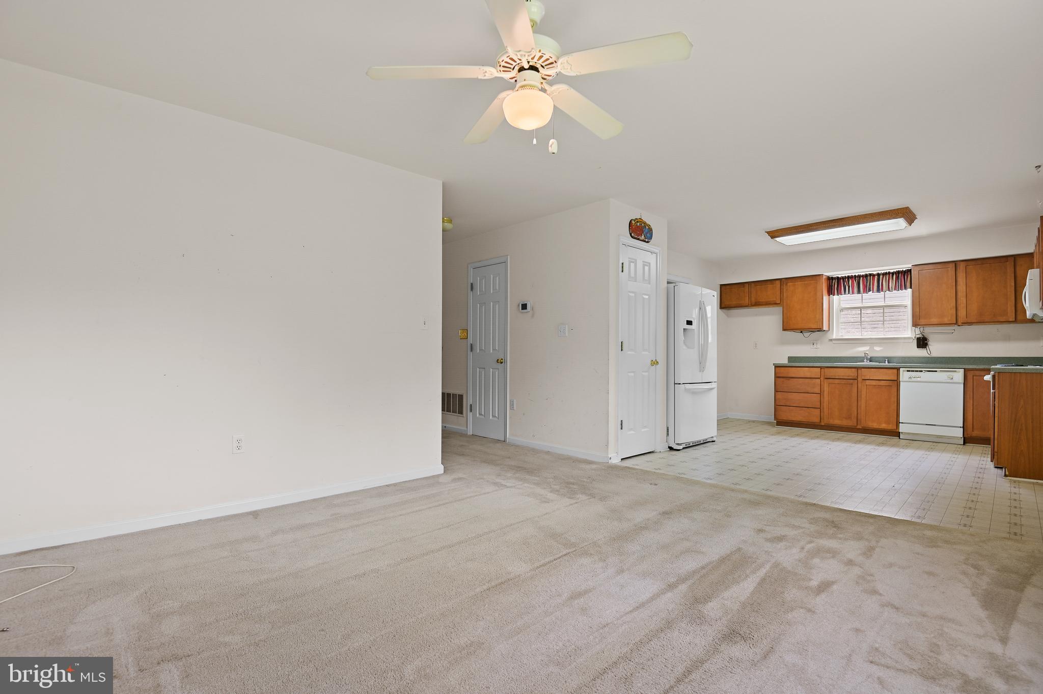 1318 Bay Ridge Avenue Annapolis, MD 21403 - Photo 10 of 41 Dining Room Toward Kitchen