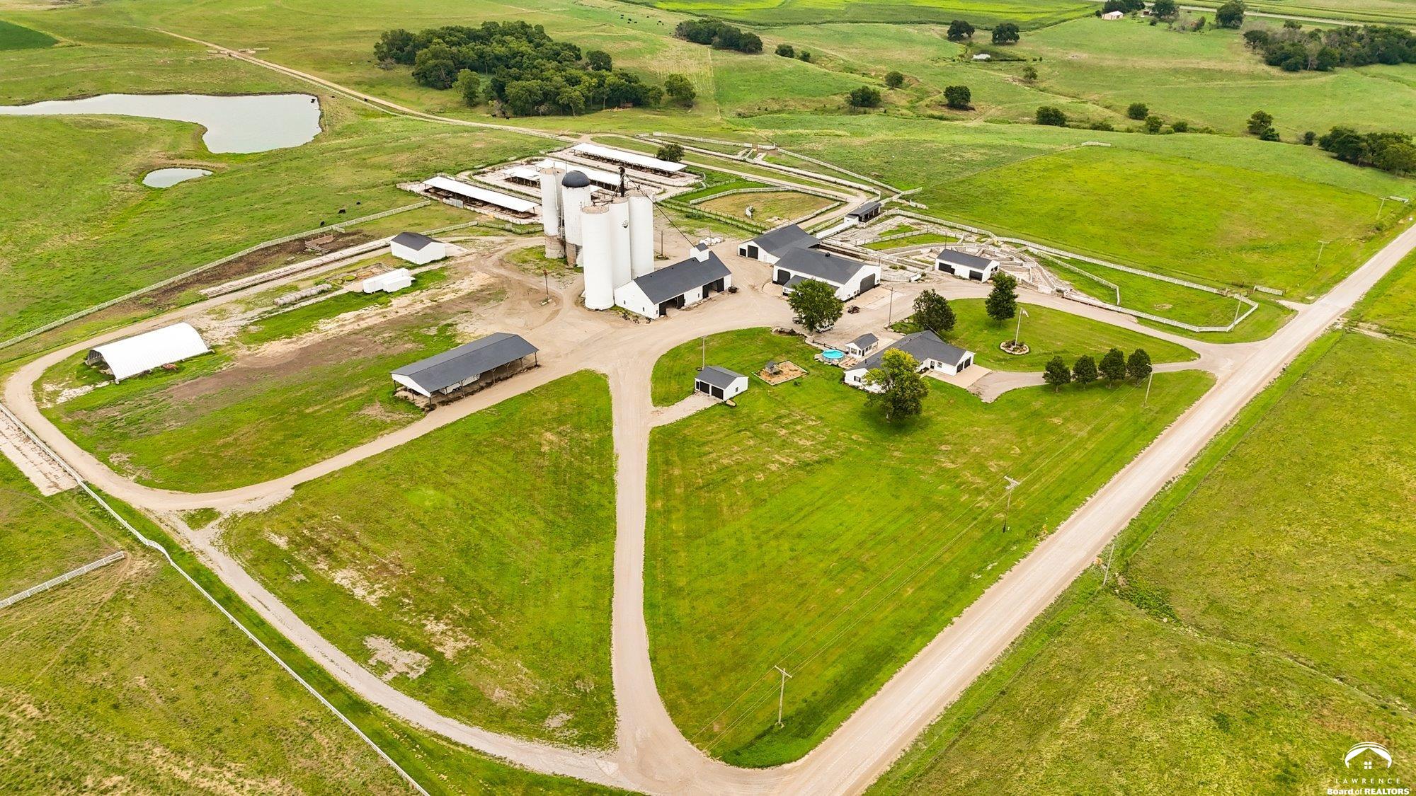 198 North 1250th Road Berryton, KS 66409 - Photo 9 of 46 Gallery Image 9