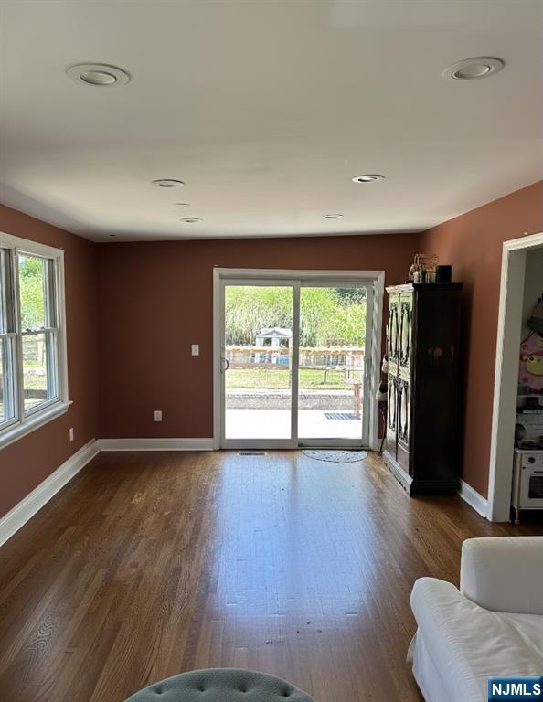 70 Suters Lane Wayne, NJ 07470 - Photo 6 of 22