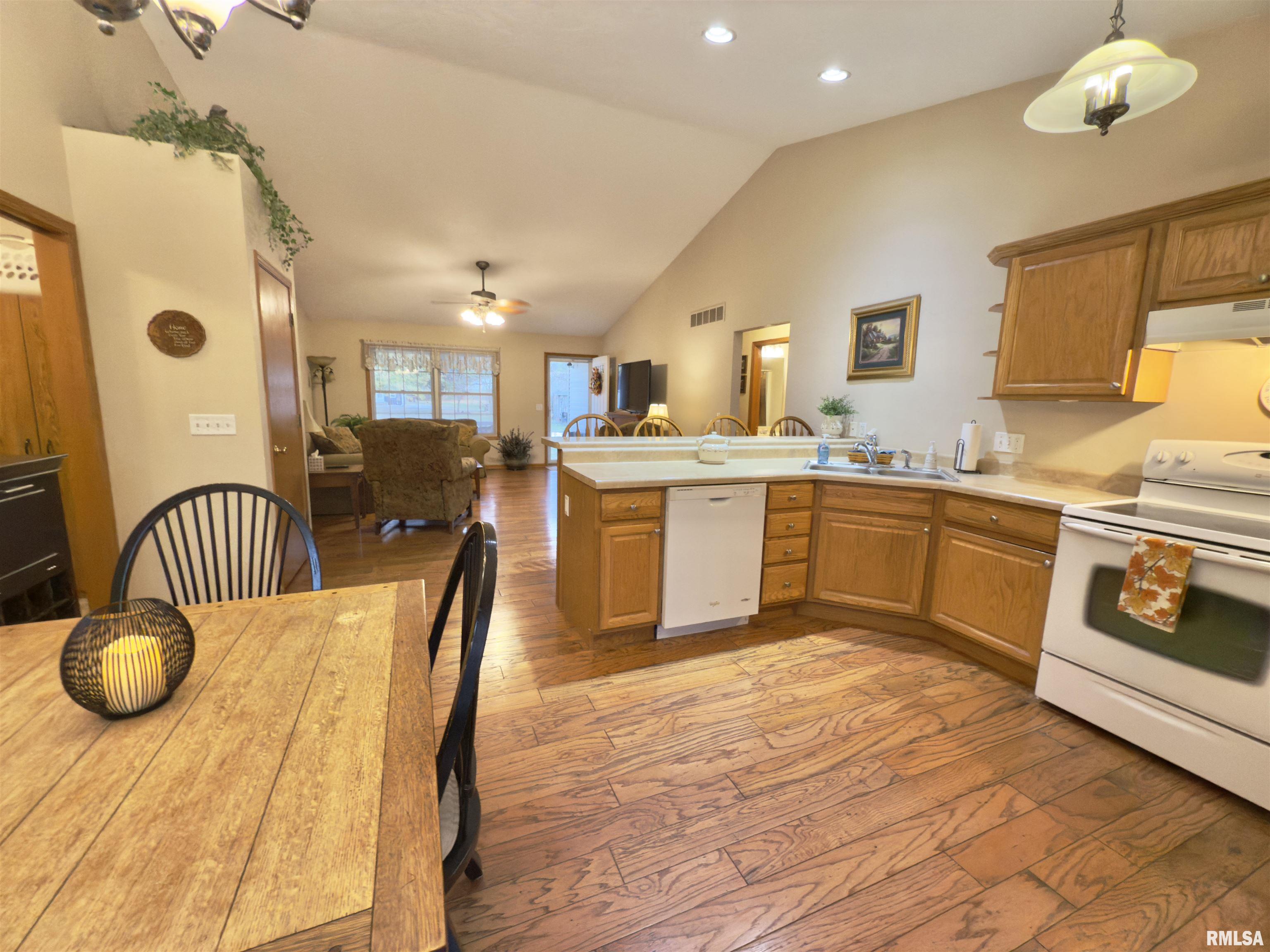 319 3rd Avenue Hampton, IL 61256 - Photo 4 of 28 Gallery Image 4
