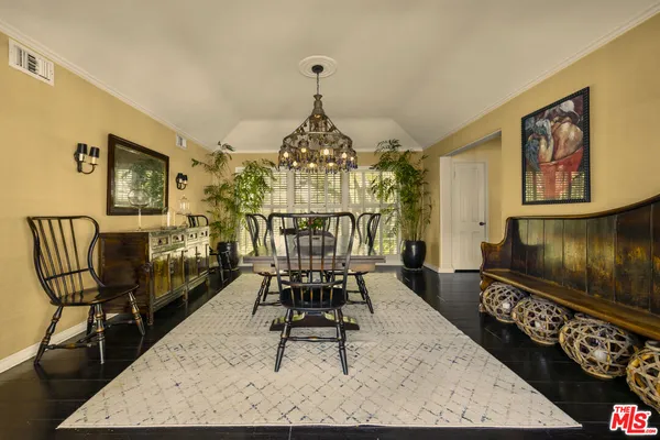 $17,000 | 13166 Valley Vista Boulevard, Studio City, CA 91604