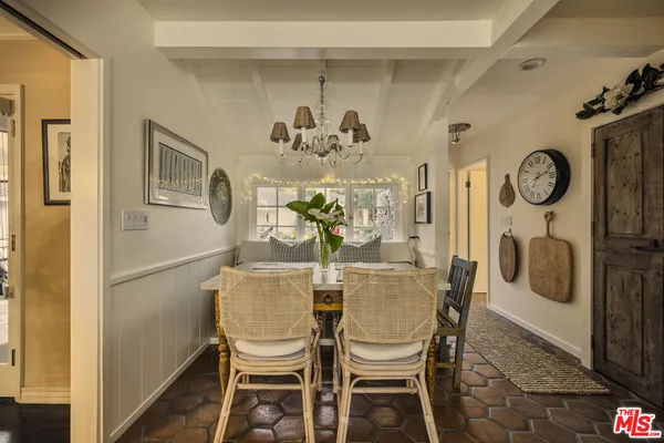 $17,000 | 13166 Valley Vista Boulevard, Studio City, CA 91604