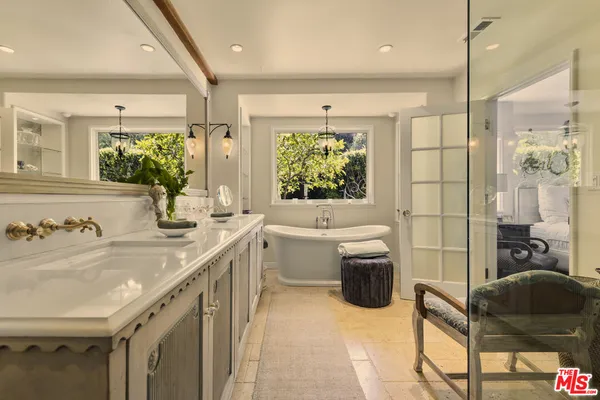 $17,000 | 13166 Valley Vista Boulevard, Studio City, CA 91604