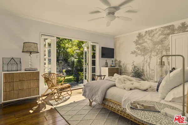 $17,000 | 13166 Valley Vista Boulevard, Studio City, CA 91604