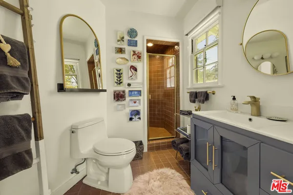 $17,000 | 13166 Valley Vista Boulevard, Studio City, CA 91604