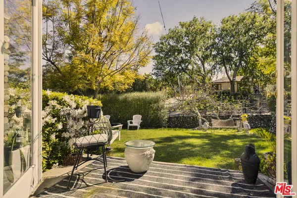 $17,000 | 13166 Valley Vista Boulevard, Studio City, CA 91604