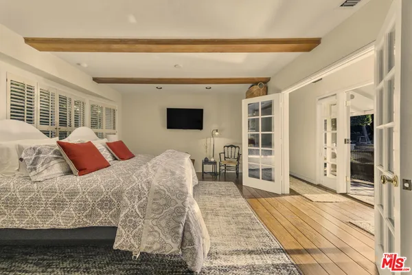 $17,000 | 13166 Valley Vista Boulevard, Studio City, CA 91604