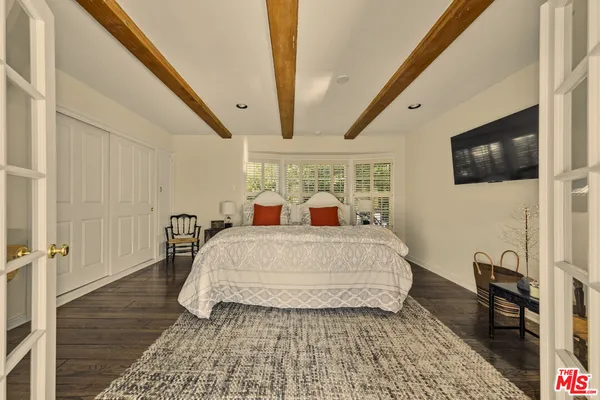 $17,000 | 13166 Valley Vista Boulevard, Studio City, CA 91604