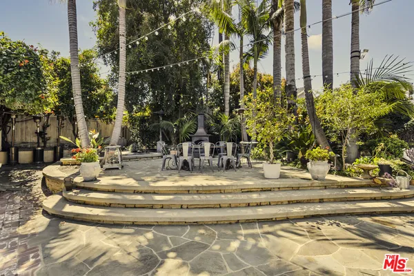 $17,000 | 13166 Valley Vista Boulevard, Studio City, CA 91604