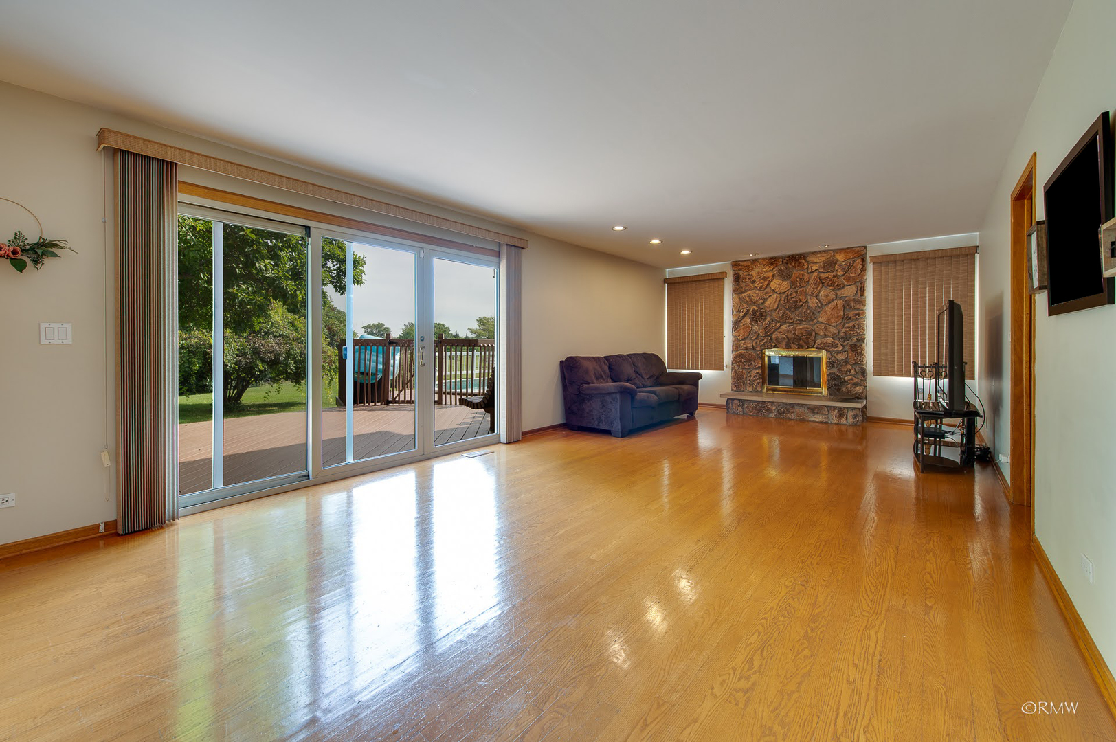 1550 Squire Lane Addison, IL 60101 - Photo 16 of 39