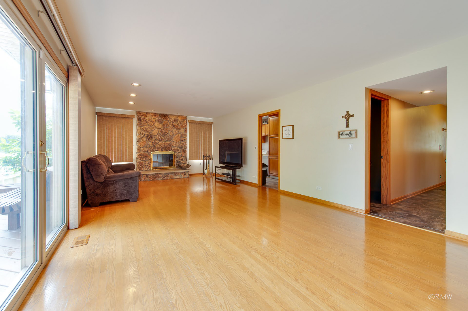 1550 Squire Lane Addison, IL 60101 - Photo 17 of 39