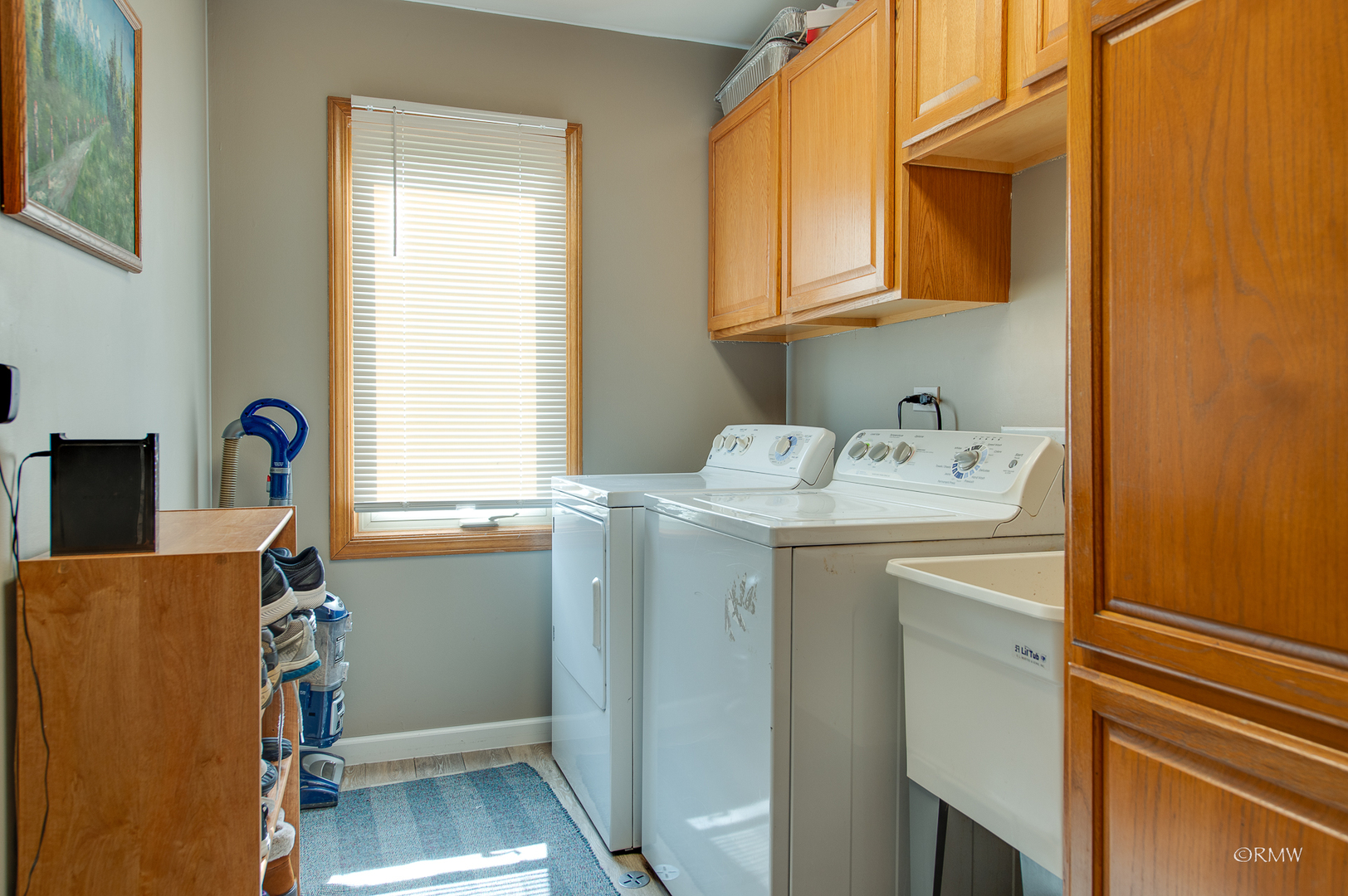 1550 Squire Lane Addison, IL 60101 - Photo 18 of 39 a utility room with dryer and washer