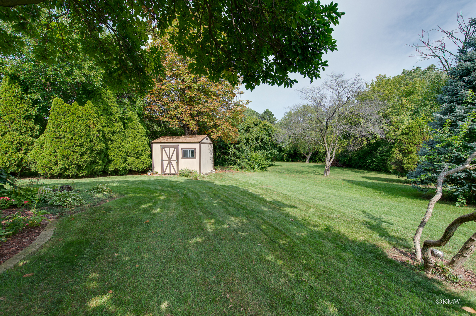 1550 Squire Lane Addison, IL 60101 - Photo 37 of 39 a view of a back yard
