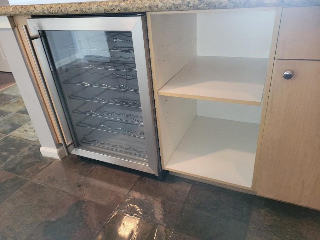 3505 Sage Road, Unit 211 Houston, TX 77056 - Photo 12 of 25 view of wooden door