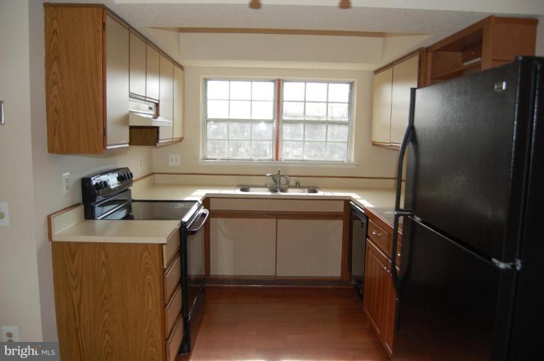 126 Fort Evans Road Southeast, Unit D Leesburg, VA 20175 - Photo 2 of 10 Kitchen