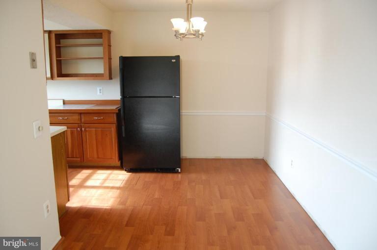 126 Fort Evans Road Southeast, Unit D Leesburg, VA 20175 - Photo 3 of 10 Dining Area