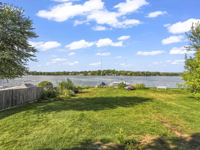 $2,995 | 25678 West Long Beach Drive, Ingleside, IL 60041