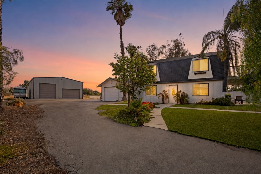 35825 Meadow Ridge Road Temecula, CA 92592 - Photo 6 of 75 a view of a house with a yard