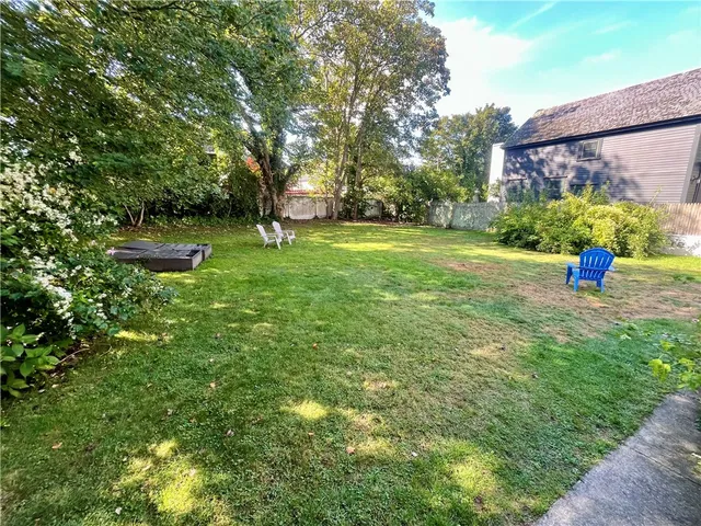 $2,200 | 21 Dean Avenue, Unit 2, Newport, RI 02840