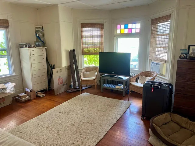 $2,200 | 21 Dean Avenue, Unit 2, Newport, RI 02840