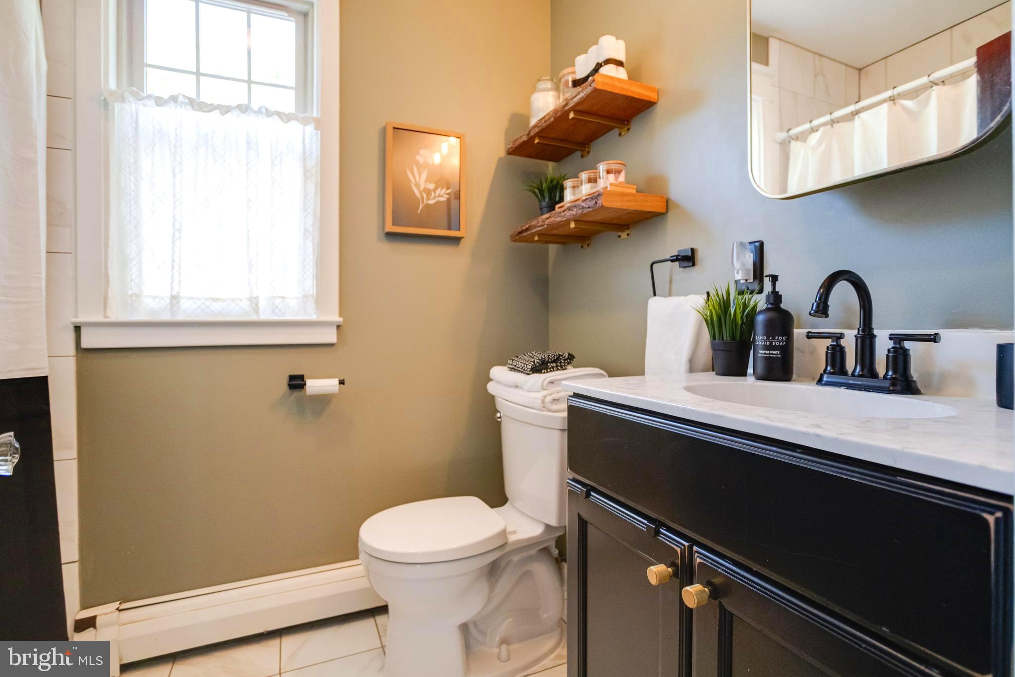 5304 Brabant Road Baltimore, MD 21229 - Photo 29 of 51 Upper Level Full bathroom