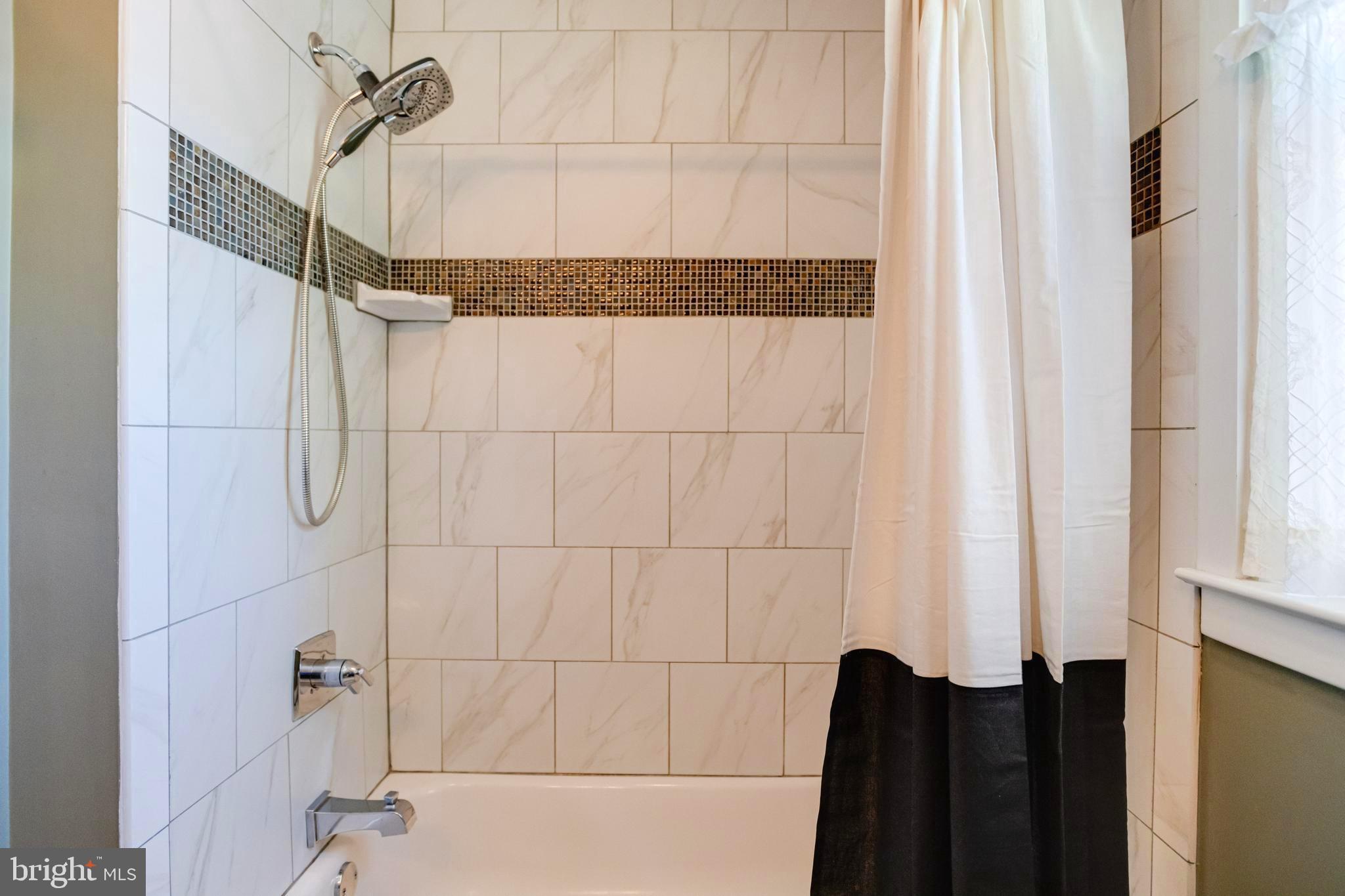 5304 Brabant Road Baltimore, MD 21229 - Photo 30 of 51 Upper Level Full bathroom