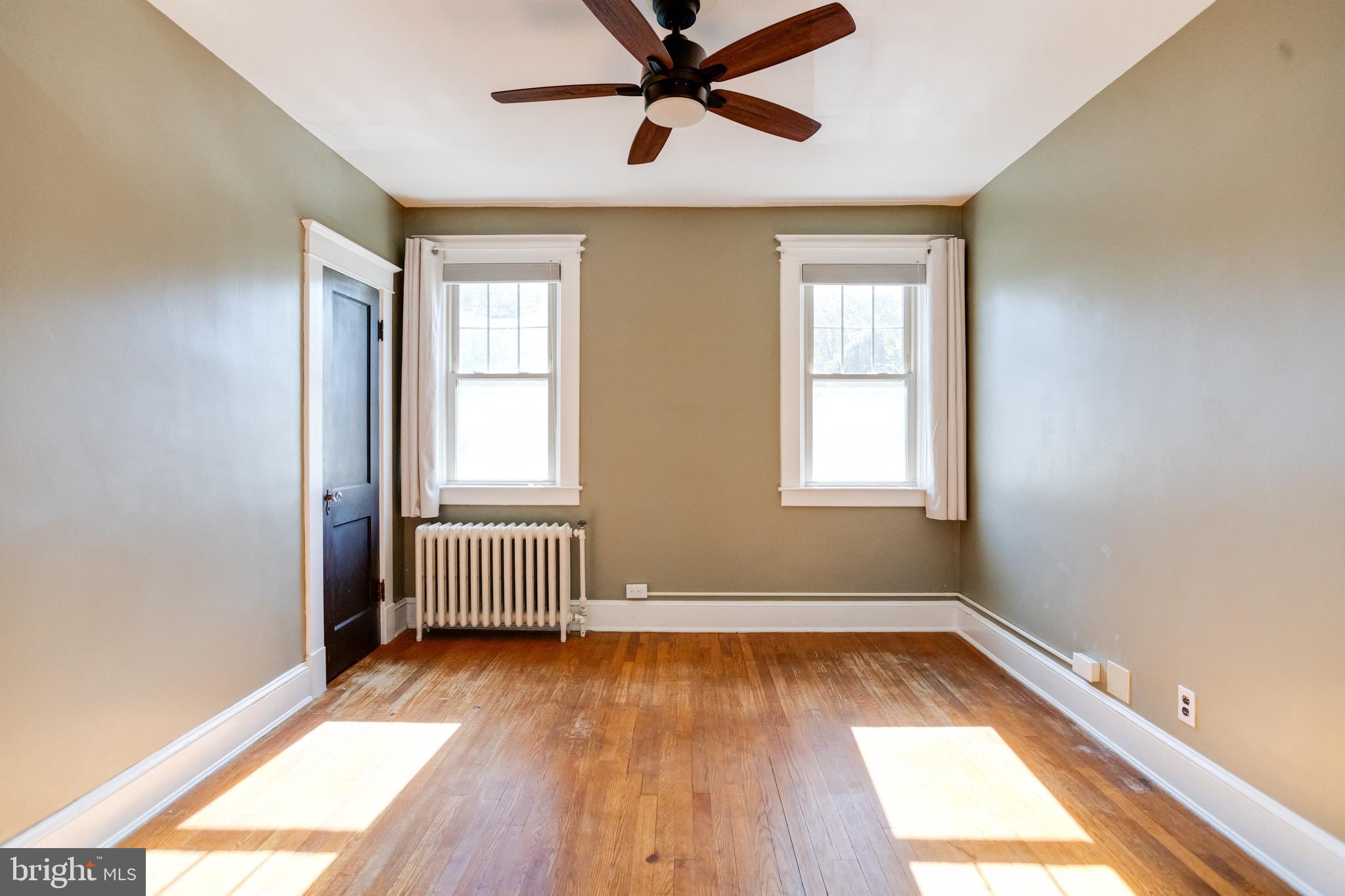 5304 Brabant Road Baltimore, MD 21229 - Photo 37 of 51 Middle Bedroom w/ Walk In Closet