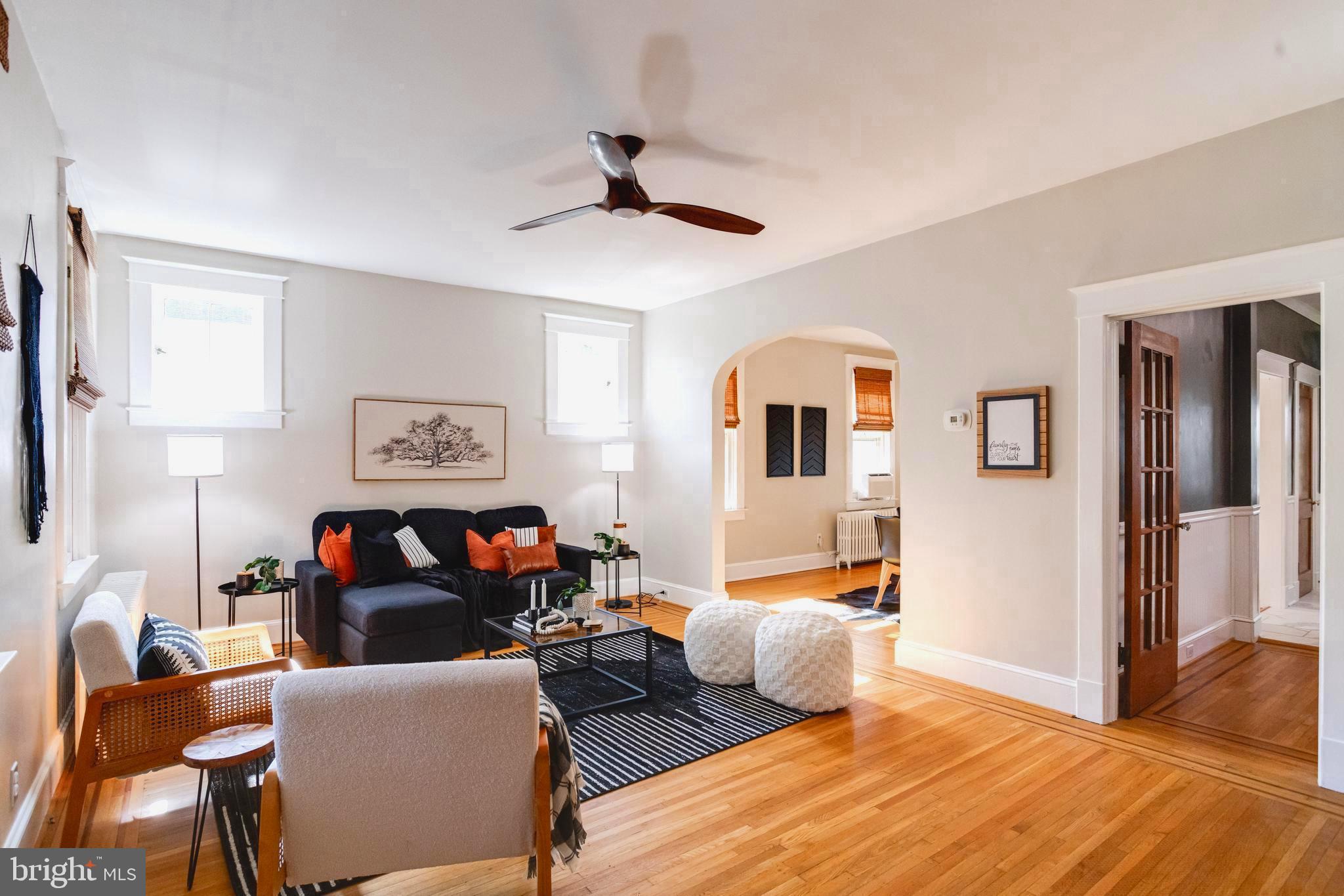 5304 Brabant Road Baltimore, MD 21229 - Photo 4 of 51 Living Room