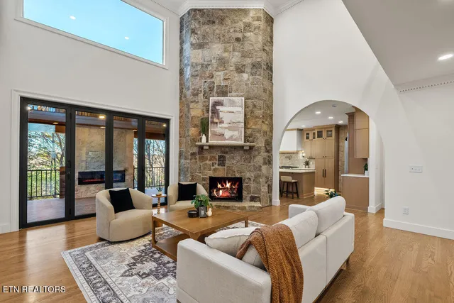 $2,100,000 | 9163 Linksvue Drive, Knoxville, TN 37922