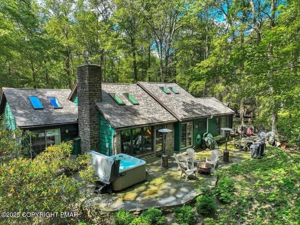 $609,000 | 78 Crest Drive, Lake Harmony, PA 18624