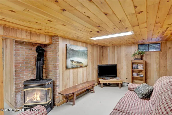 $609,000 | 78 Crest Drive, Lake Harmony, PA 18624