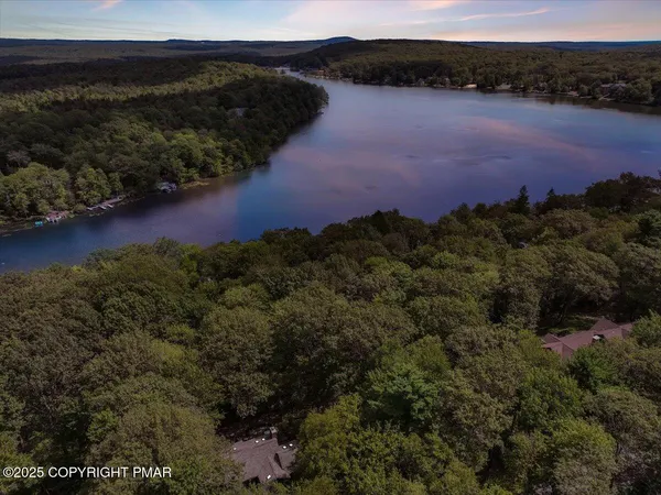 $609,000 | 78 Crest Drive, Lake Harmony, PA 18624