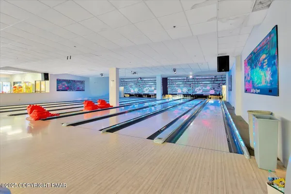 $609,000 | 78 Crest Drive, Lake Harmony, PA 18624